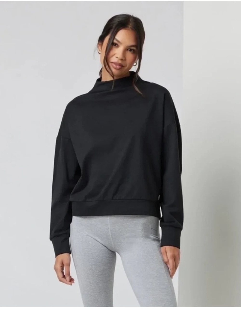 VUORI Funnel Neck Sweatshirt Granite Small / Medium S / M Pullover Top Shirt